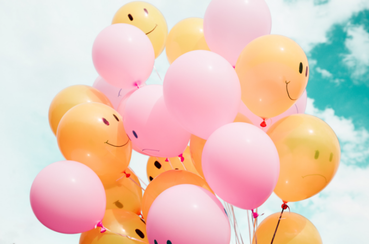 balloons with a smiley face on it
