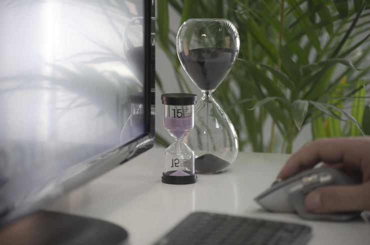 From Busy to Productive: 8 Benefits of Using a Time Tracker